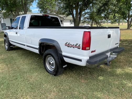 White 1998 GMC Sierra 2500 SL H/D Extended Cab