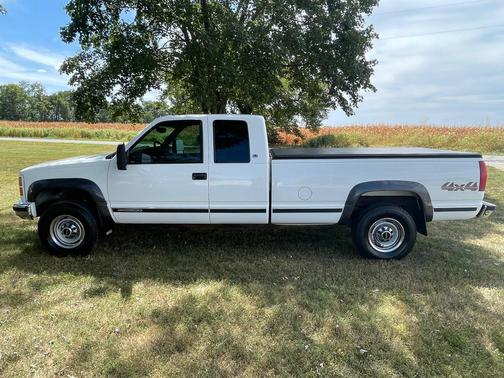 White 1998 GMC Sierra 2500 SL H/D Extended Cab
