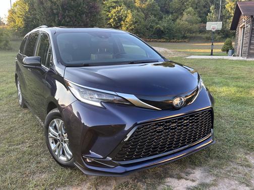 2022 Toyota Sienna XSE
