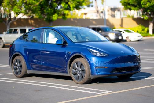 2025 Tesla Model Y Long Range RWD