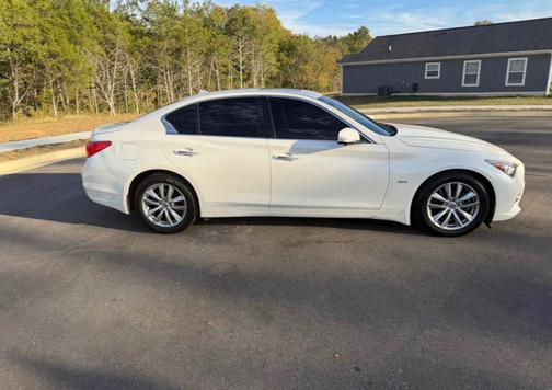 White 2016 INFINITI Q50 3.0T Premium
