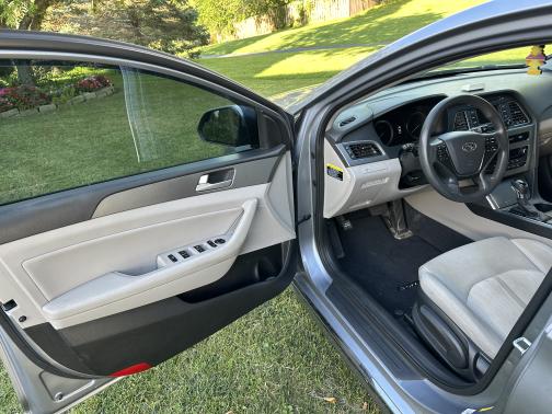 2016 Hyundai SONATA Hybrid SE