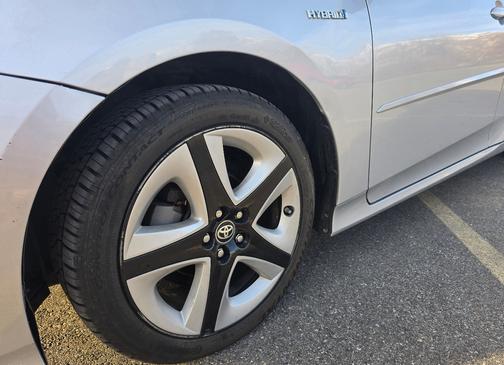 2016 Toyota Prius Three Touring