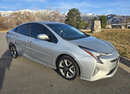 2016 Toyota Prius Three Touring