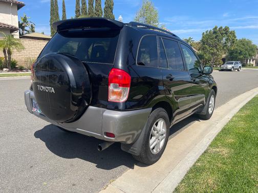 Black 2001 Toyota RAV4 Base