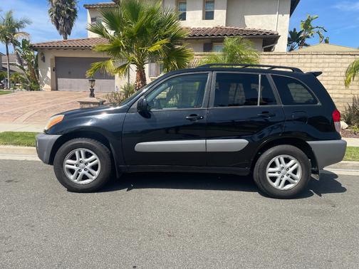 Black 2001 Toyota RAV4 Base