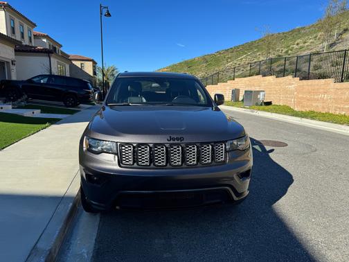 Gray 2021 Jeep Grand Cherokee Laredo X