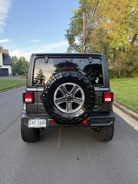 Gray 2019 Jeep Wrangler Unlimited Sahara