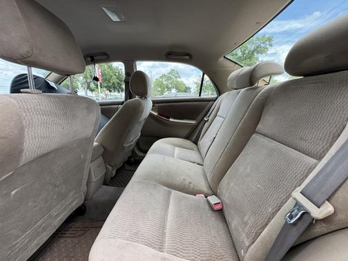 2005 Toyota Corolla LE