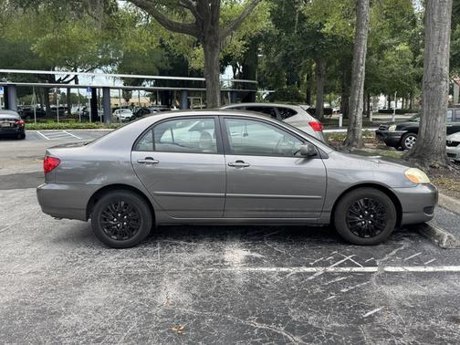 2005 Toyota Corolla LE