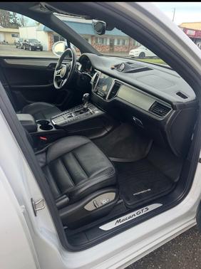 2018 Porsche Macan Macan GTS