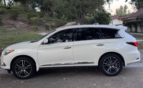2020 INFINITI QX60 LUXE