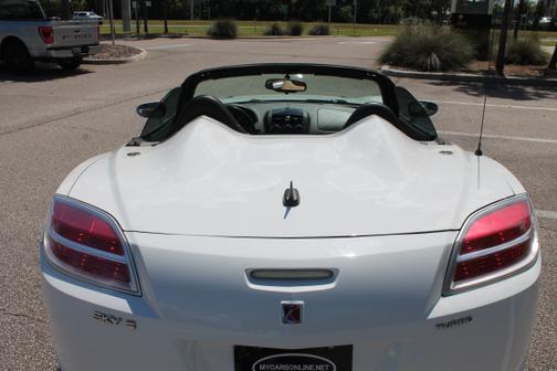 2008 Saturn Sky Red Line