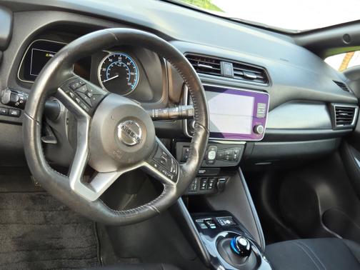 2020 Nissan Leaf SV