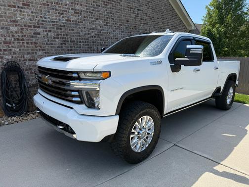 White 2022 Chevrolet Silverado 2500 High Country