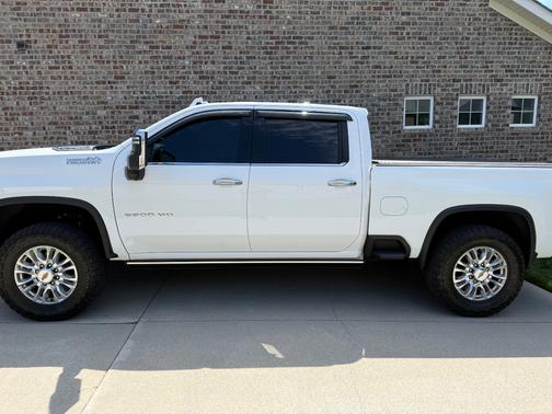White 2022 Chevrolet Silverado 2500 High Country