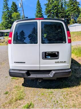 White 2004 Chevrolet Express 2500 Base