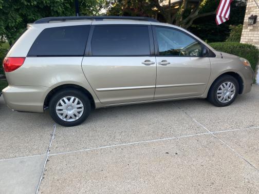2008 Toyota Sienna LE