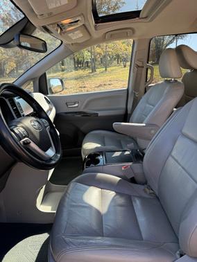 2019 Toyota Sienna XLE