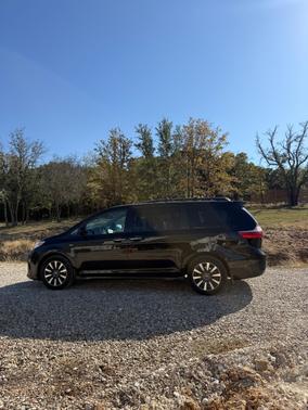 2019 Toyota Sienna XLE