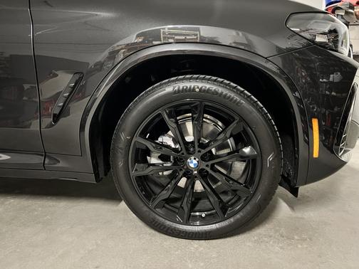 2023 BMW X4 xDrive30i