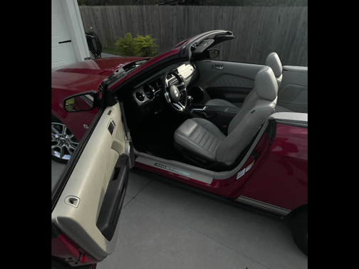 2011 Ford Mustang GT Premium