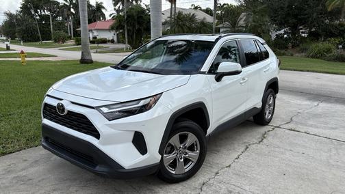 2022 Toyota RAV4 XLE