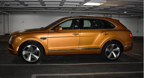 Photo 3 of 9 of 2019 Bentley Bentayga V8