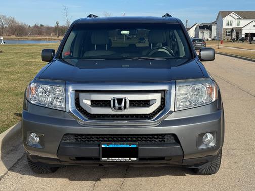 Gray 2009 Honda Pilot EX-L