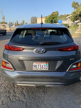 Gray 2019 Hyundai KONA SE