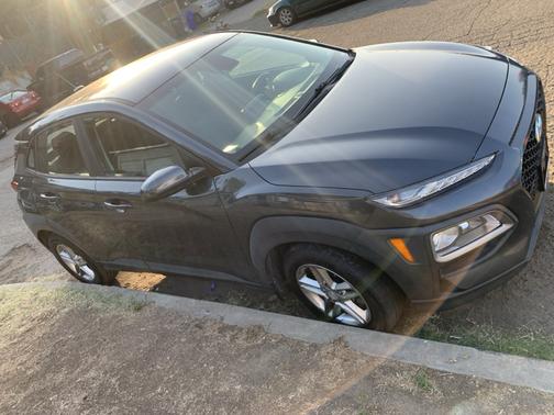 Gray 2019 Hyundai KONA SE