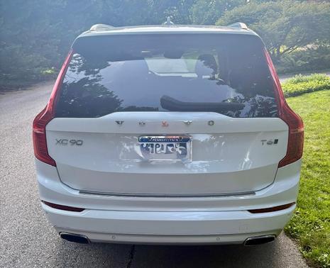 2020 Volvo XC90 T6 Momentum
