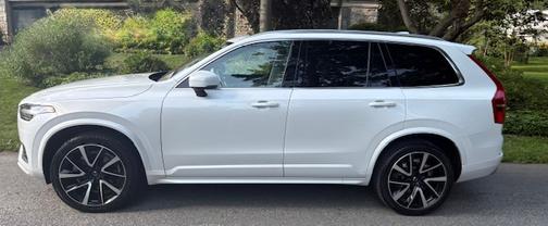2020 Volvo XC90 T6 Momentum