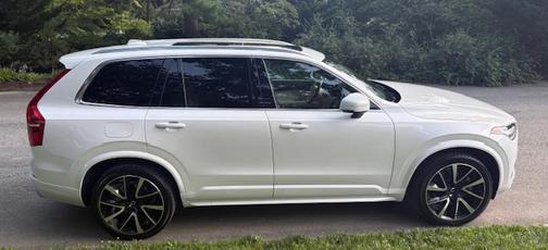 2020 Volvo XC90 T6 Momentum