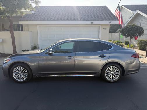 2016 INFINITI Q70L 3.7