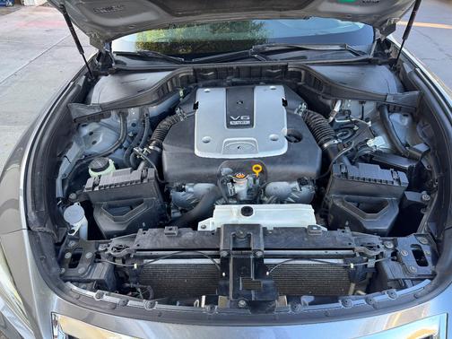 2016 INFINITI Q70L 3.7