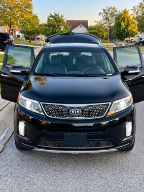 Black 2015 Kia Sorento SX