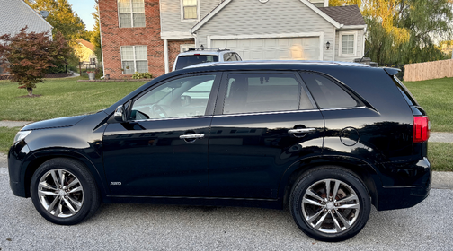 Black 2015 Kia Sorento SX