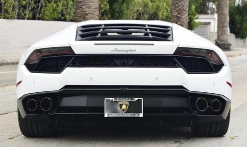 Photo 2 of 7 of 2018 Lamborghini Huracan LP580-2