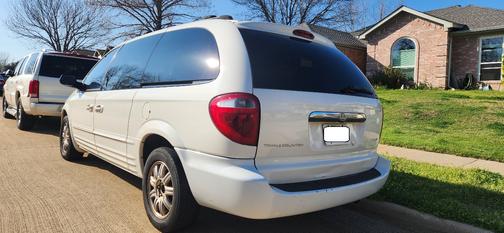2004 Chrysler Town & Country EX