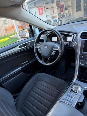 Black 2020 Ford Fusion SE