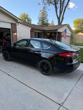 Black 2020 Ford Fusion SE