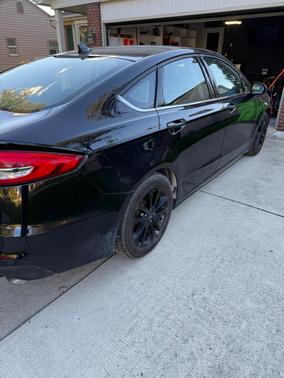 Black 2020 Ford Fusion SE