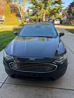 Black 2020 Ford Fusion SE