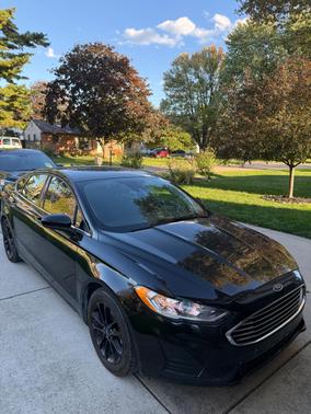 Black 2020 Ford Fusion SE
