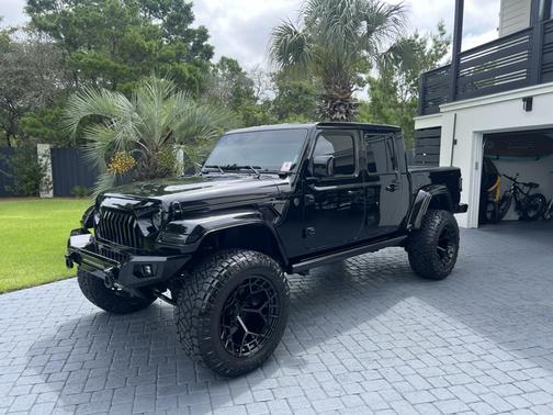 Black 2024 Jeep Gladiator Nighthawk
