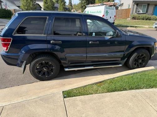 Blue 2005 Jeep Grand Cherokee Laredo