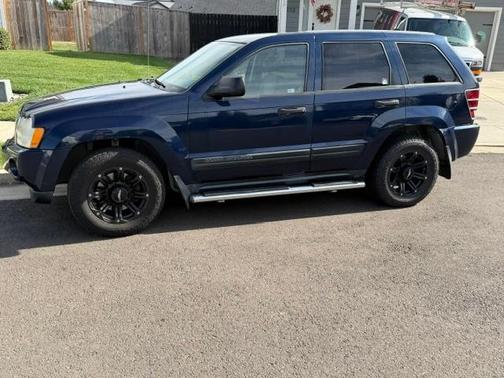 Blue 2005 Jeep Grand Cherokee Laredo