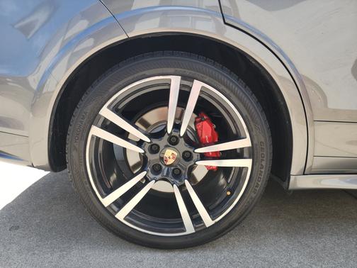 2014 Porsche Cayenne Turbo S