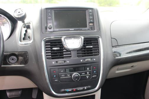 White 2016 Chrysler Town & Country Touring